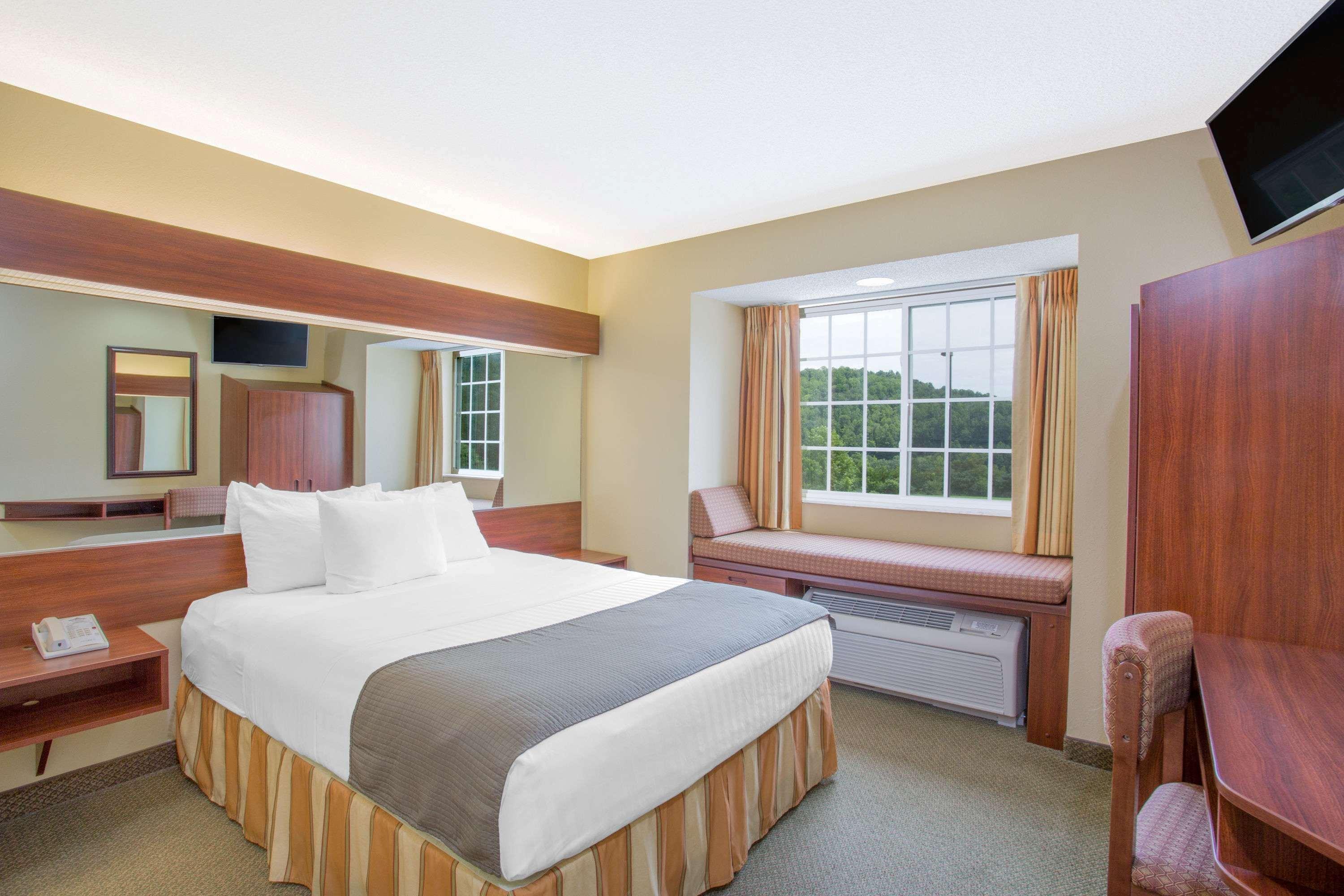 Microtel Inn And Suites Gassaway Exterior photo