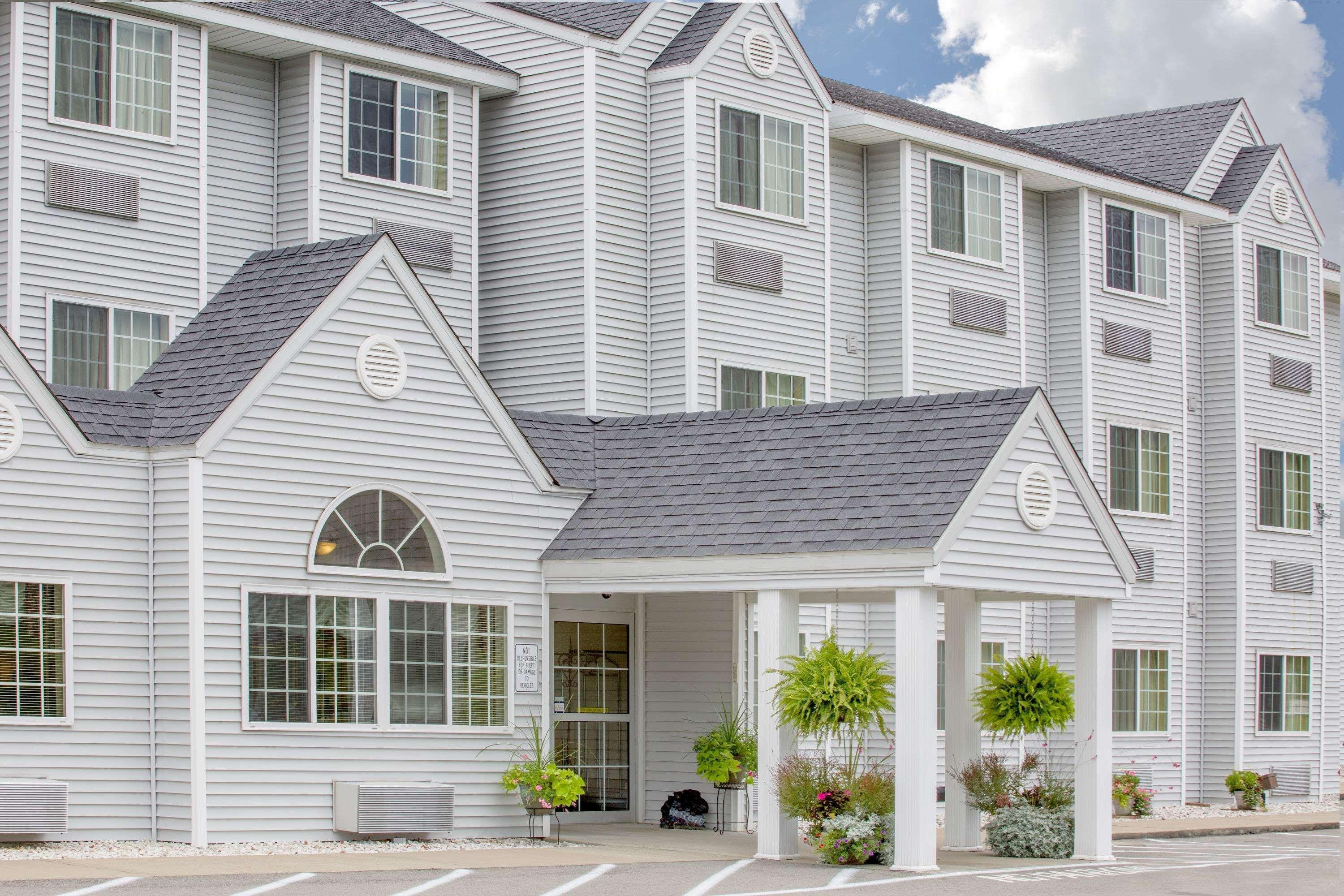 Microtel Inn And Suites Gassaway Exterior photo