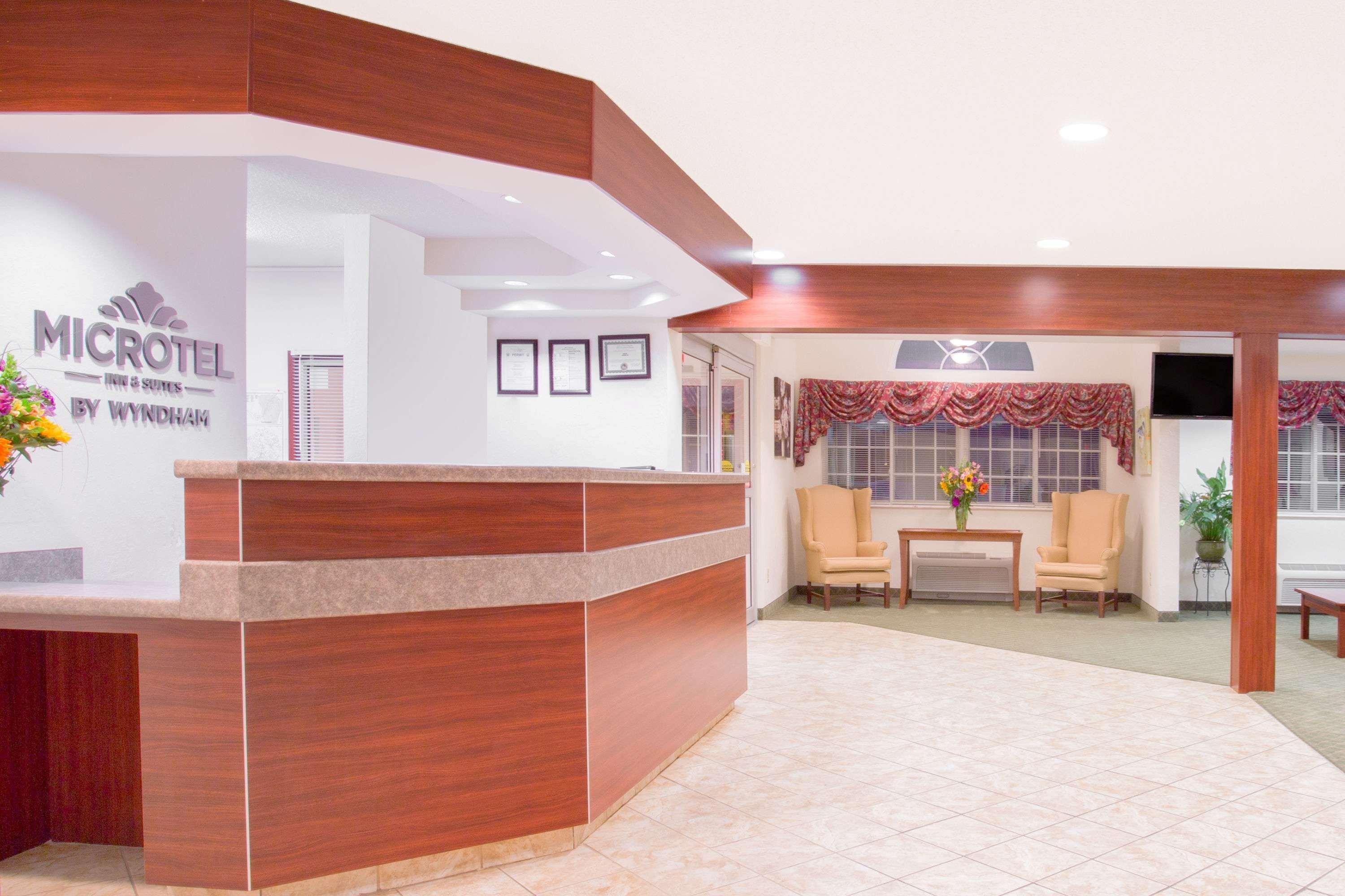 Microtel Inn And Suites Gassaway Exterior photo